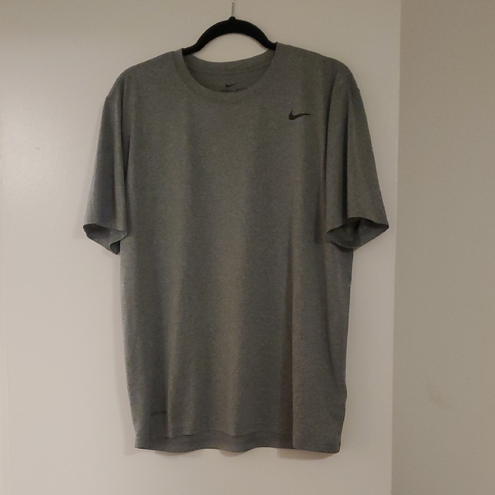 Nike Men's Heather Gray Short Sleeve Tee